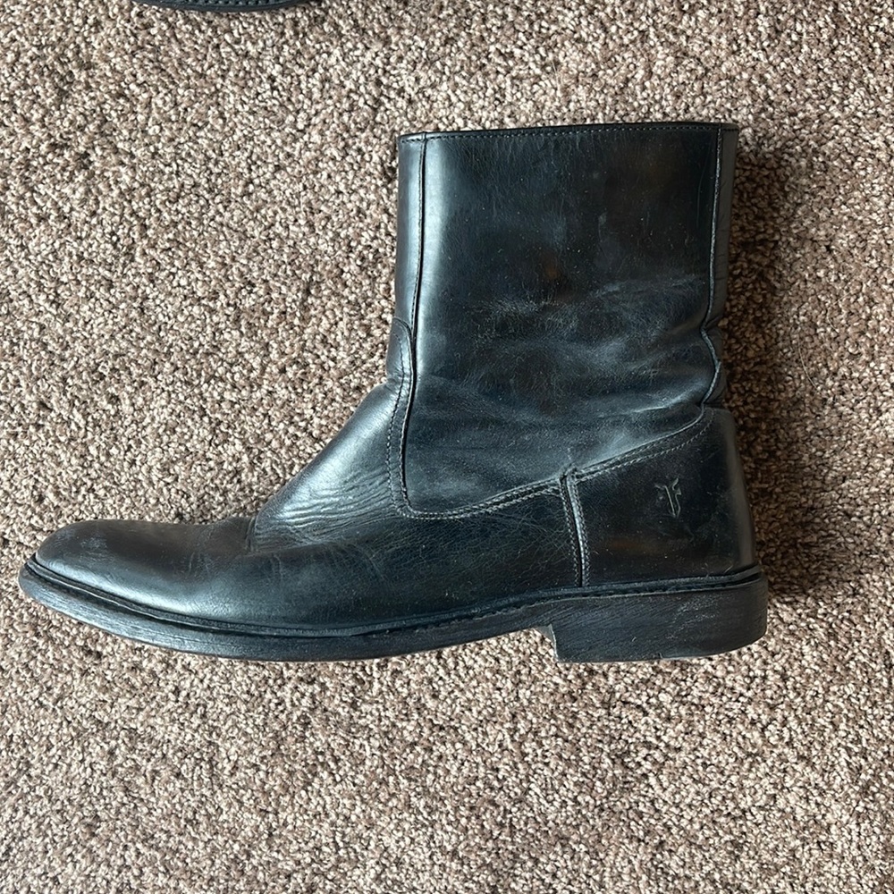 Frye Men’s Size 11 Black dress boots